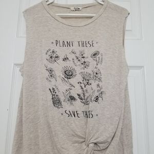 Front tie sleeveless shirt